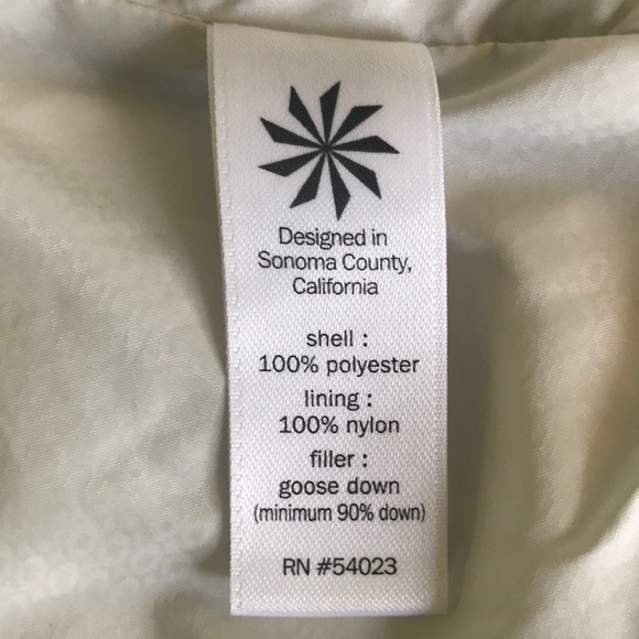 Athleta Altitude goose down vest size small - Picture 8 of 8